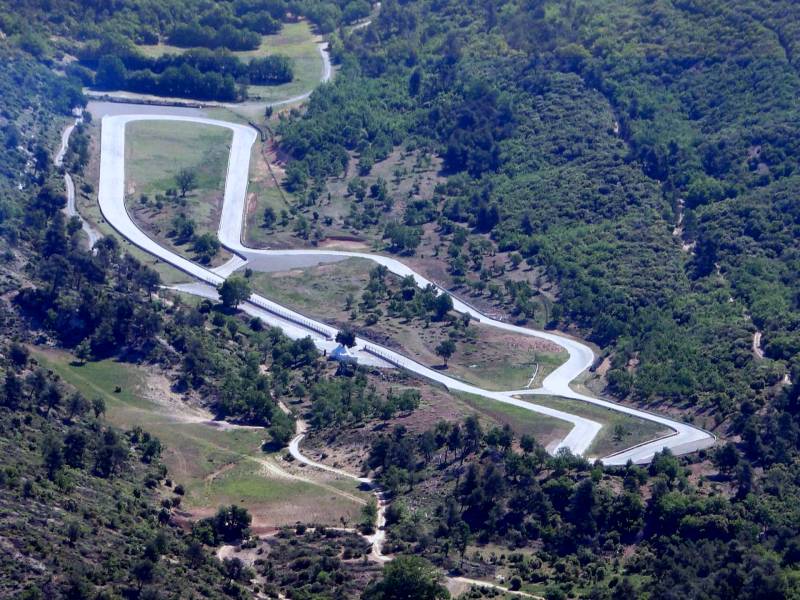 Louer une Alpine pour rouler sur le circuit du Grand Sambuc